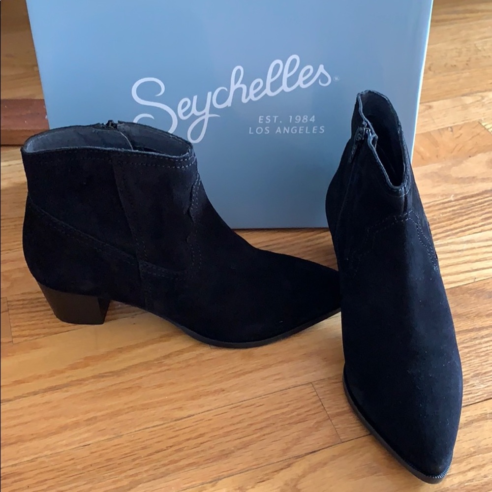 NWT Seychelles Suede Cowboy Bootie